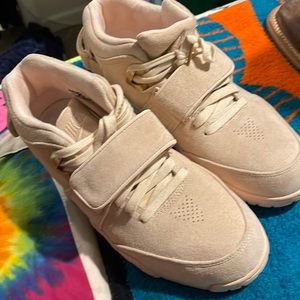 Peach Victor Cruz Nike